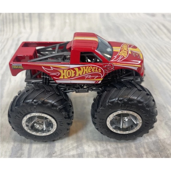 Hot Wheels Red #3 Racing Monster Jam Truck Big Wheel Excellent Condition Car - Picture 2 of 10